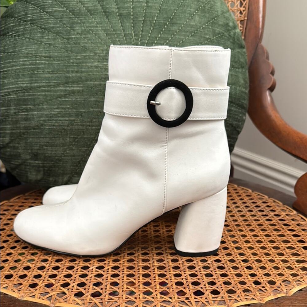 Nine West White 60s Inspired Zip Up Twiggy Heeled Ankle Boots